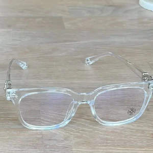 Chrome glasögon och vit g korthållare  - Chrome hearts glasögon och vit g korthållare
