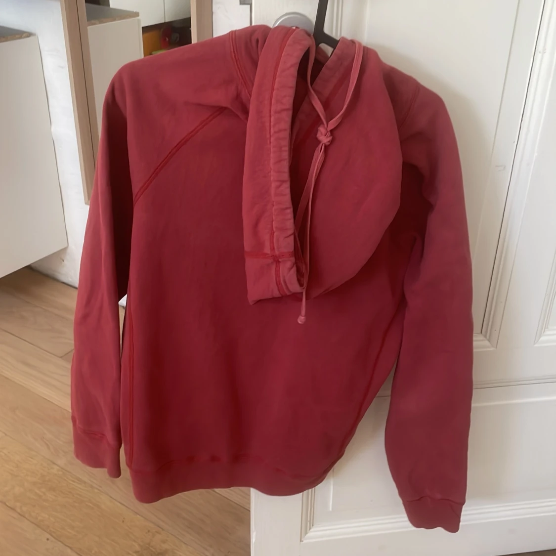 Röd hoodie från Bianca Chandôn - 1