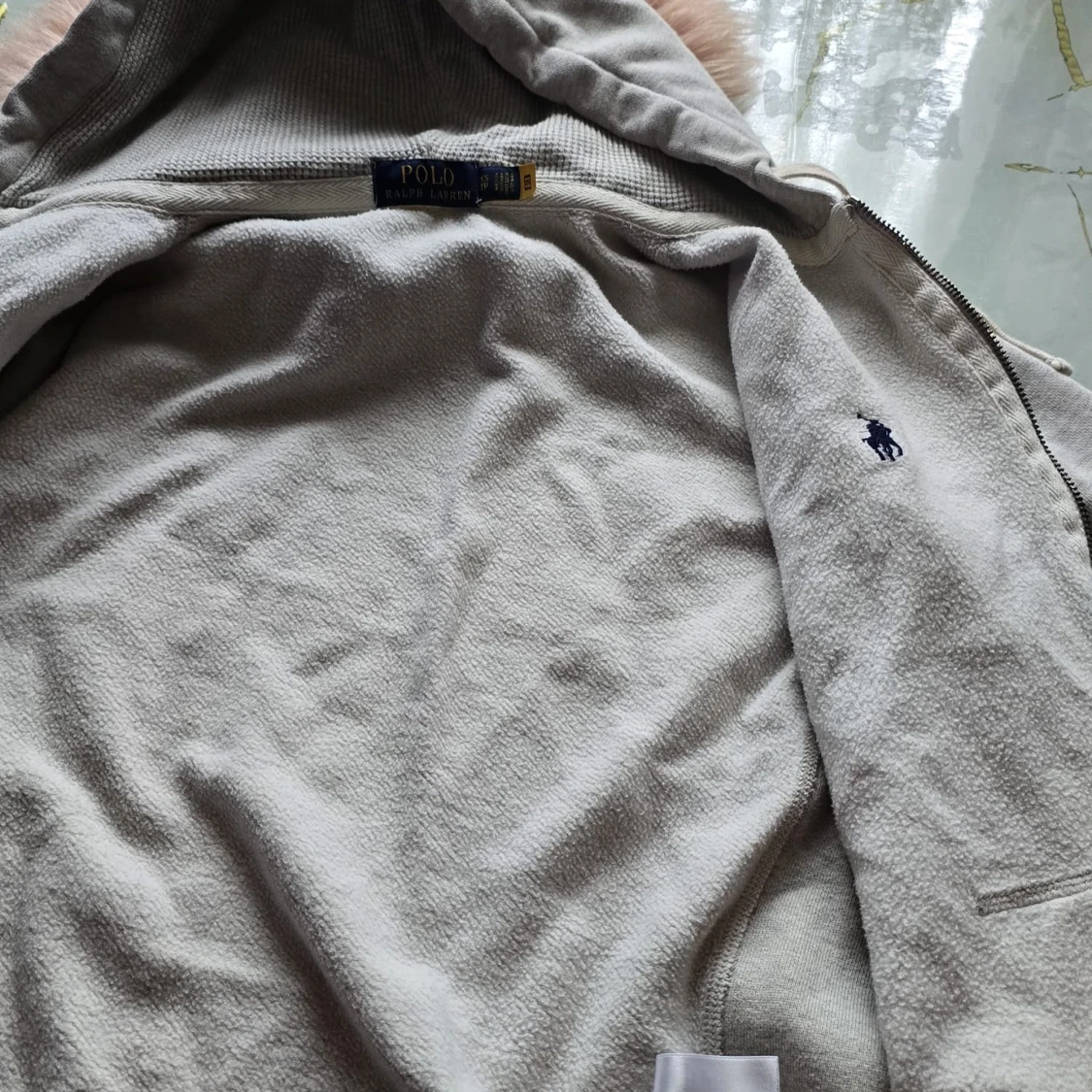 Grå hoodie från Polo Ralph Lauren - 1