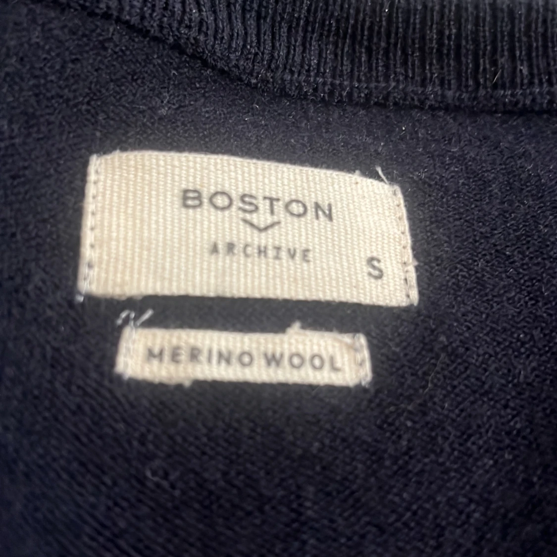 Mörkblå kofta i merinoull - 2