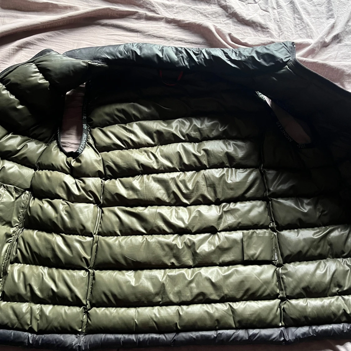 Svart dunväst från Moncler - 4