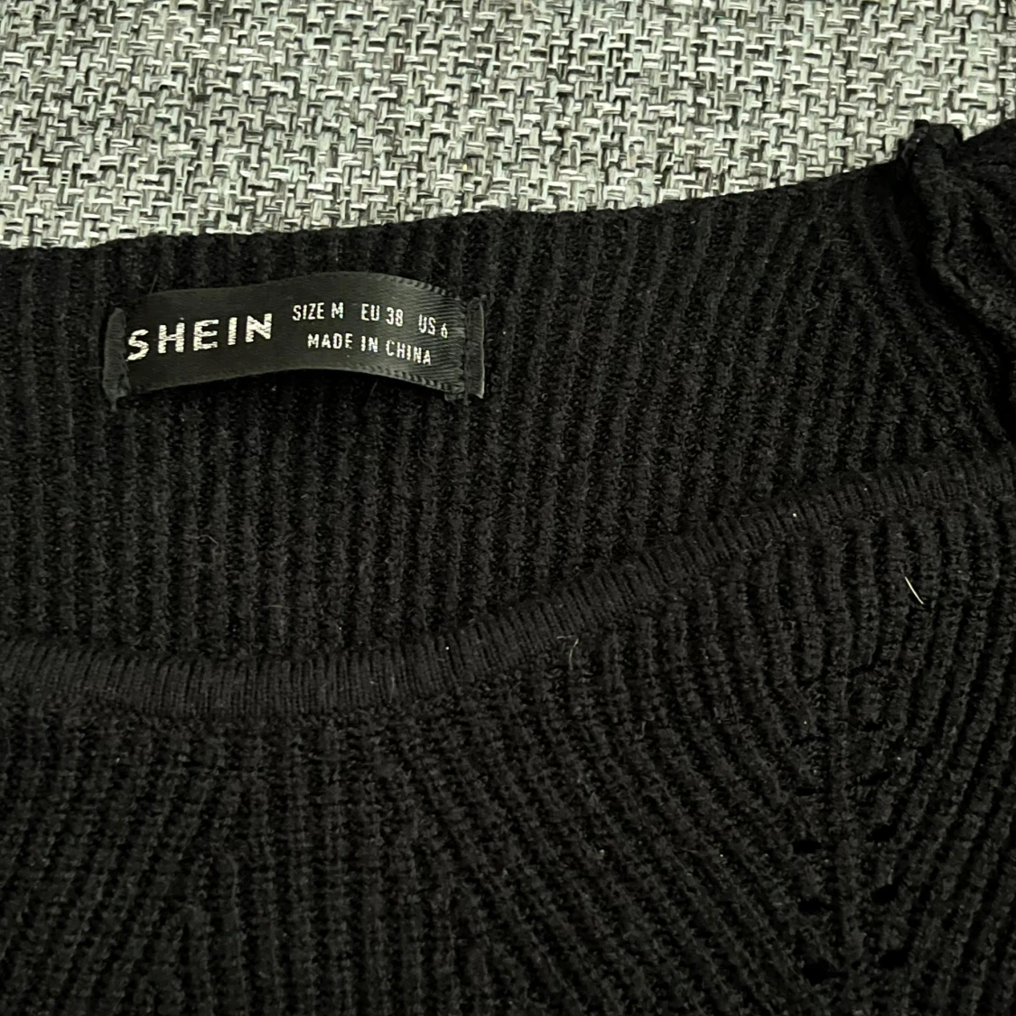 Svart ribbad stickad tröja Shein - 1