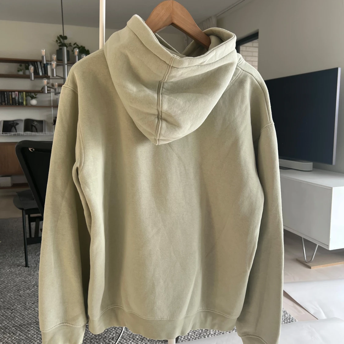 Ljusgrön  hoodie från Selected Homme - 2