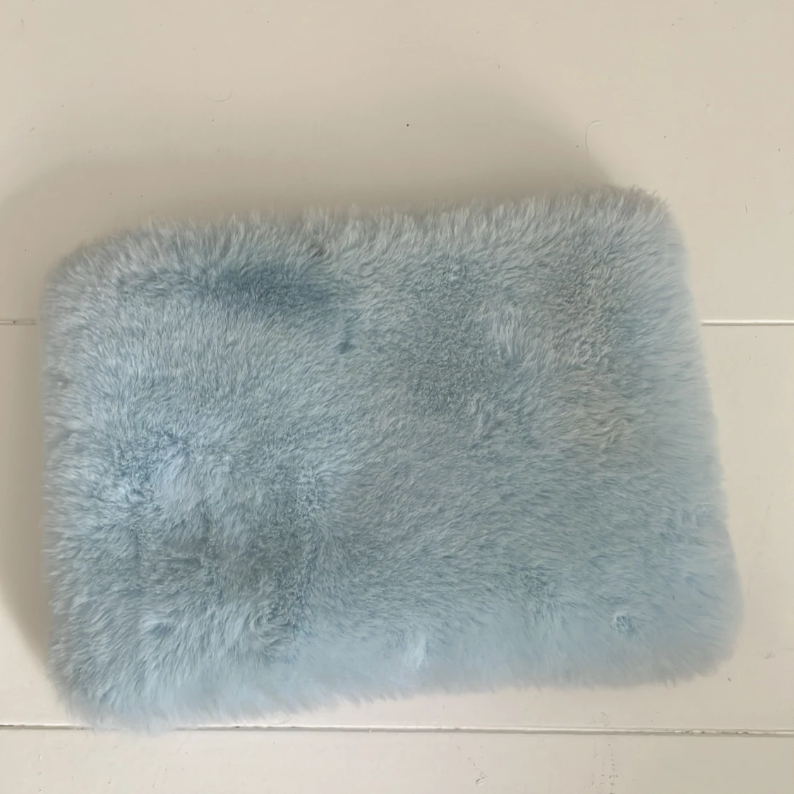 Ljusblå fluffig necessär  - 1