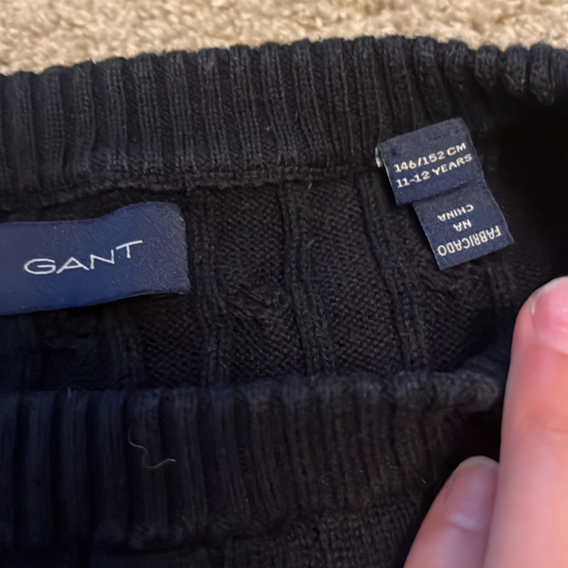 Mörkblå kabelstickad tröja från Gant - 2