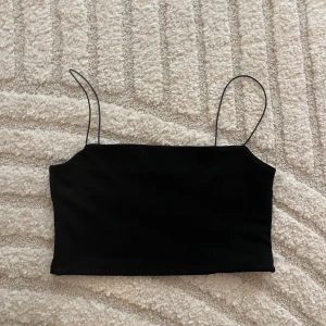 Svart crop top - Använt 1 gång