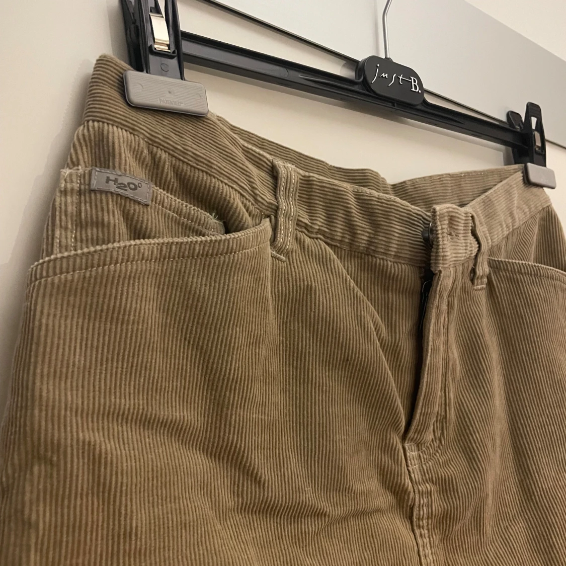 Beige manchesterkjol från H2O Woman - 4