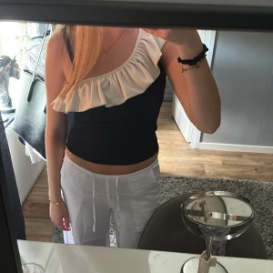 Söt topp - Söt topp från hm som tyvärr är lite liten på mig💗 