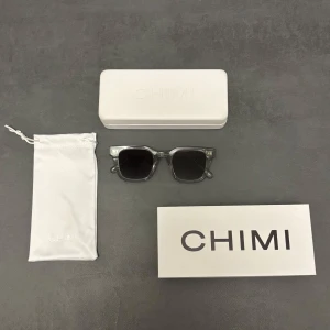 Grå 04 model från CHIMI - Utan skador eller repor — använda sparsamt i väldigt fint skick - model 04