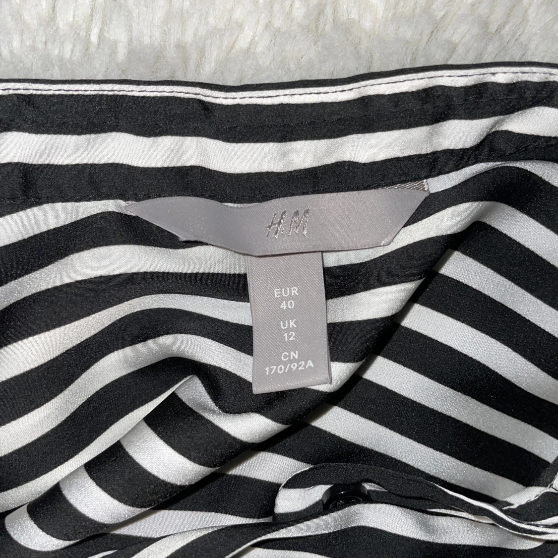 Randig svartvit skjorta från H&M - 3