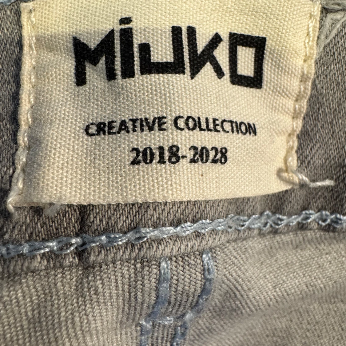 Tornado mart type bootcut byxor från MIJKO - 1