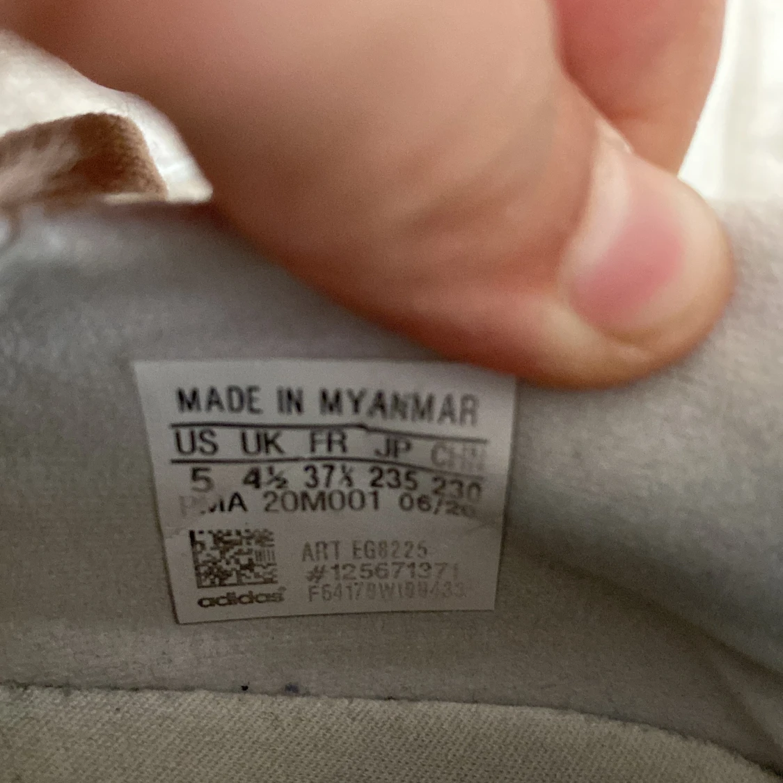 Vita Adidas fotbollsskor strl 37⅓ - 2