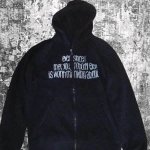 Ever since i mer you nobody else is worth thinking about hoodie - Gjorde denna hoodie själv säljer bra och färgen sitter åt isåfall kan man bara fylla i det enkelt men kan fixa fler bilder om det behövs priss går att diskutera såklart!!!