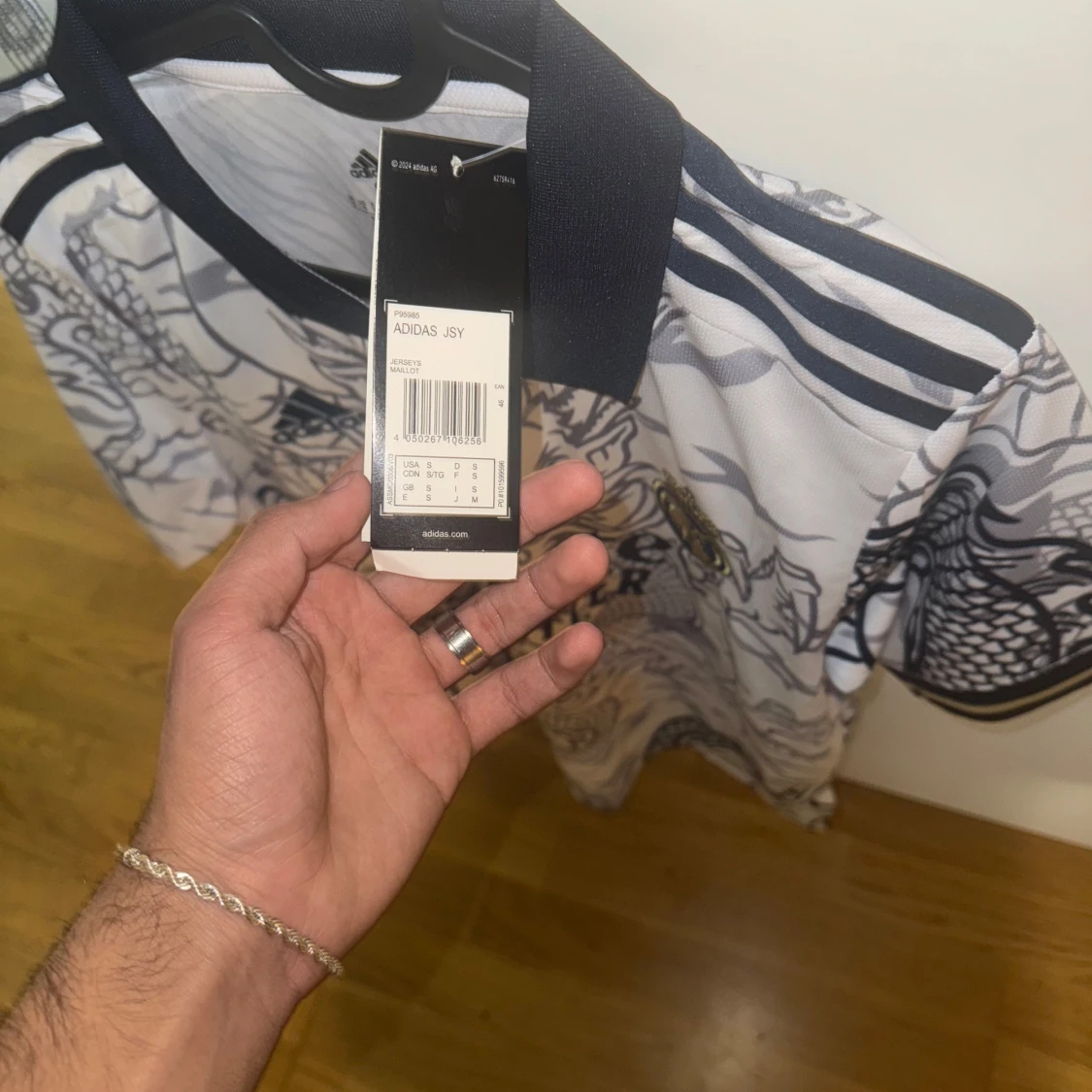 Real Madrid x Adidas drakmönstrad fotbollströja - 3