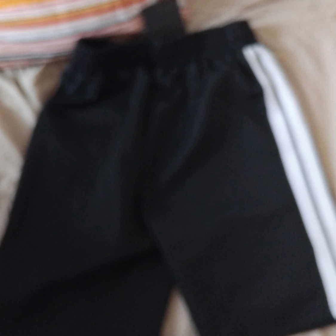 Svarta shorts från Palm Angels med vit rand - 2