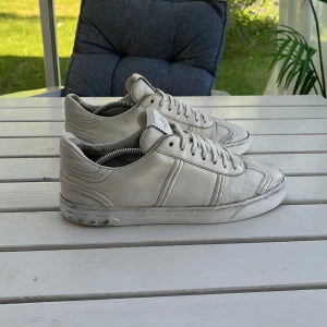 Valentino flycrew - Valentino flycrew - 41 | Skick: okej skick | 4 nit-kopior kvar (kan sätta på fler om önskas | Prisvärda skor till sommaren, pris går att diskutera