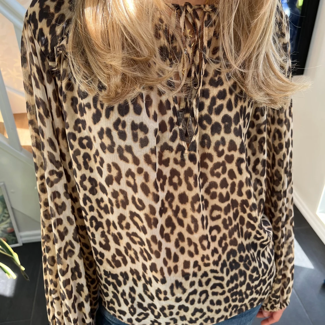 Blus i leopardprint - 4