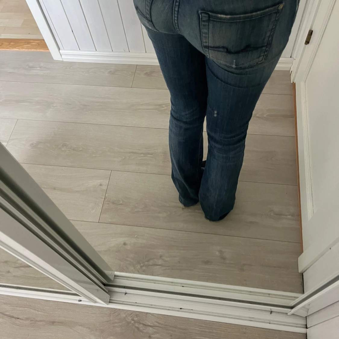 Lågmidjade bootcut jeans från 7 For All Mankind - 1