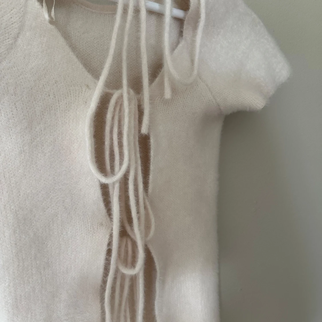 Beige stickad topp med snörning - 3