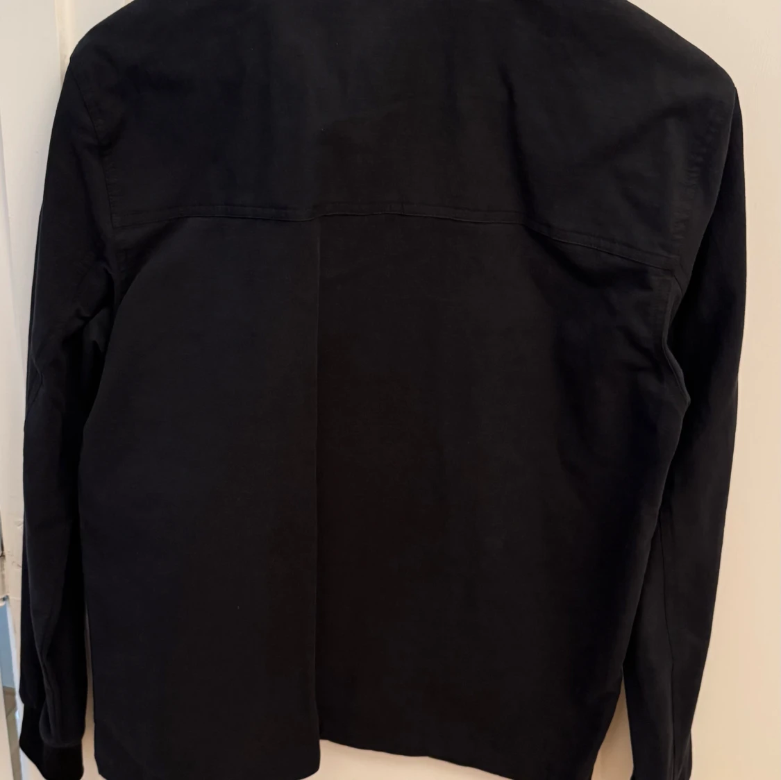 Svart jacka från Elvine med dragkedja - 4