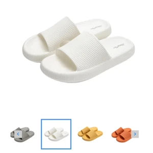 Happyflopps  - Vita Happyflopps, väldigt mjuka. Nypris 300kr. Aldrig använda. Frakt betalas av köparen. 