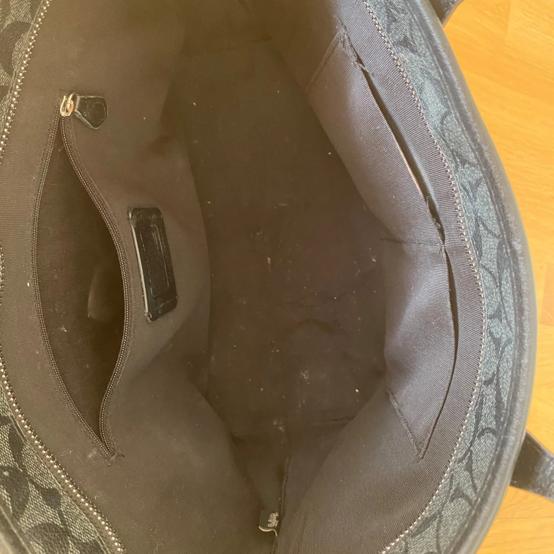 Coach liknande svart axelväska  - 2