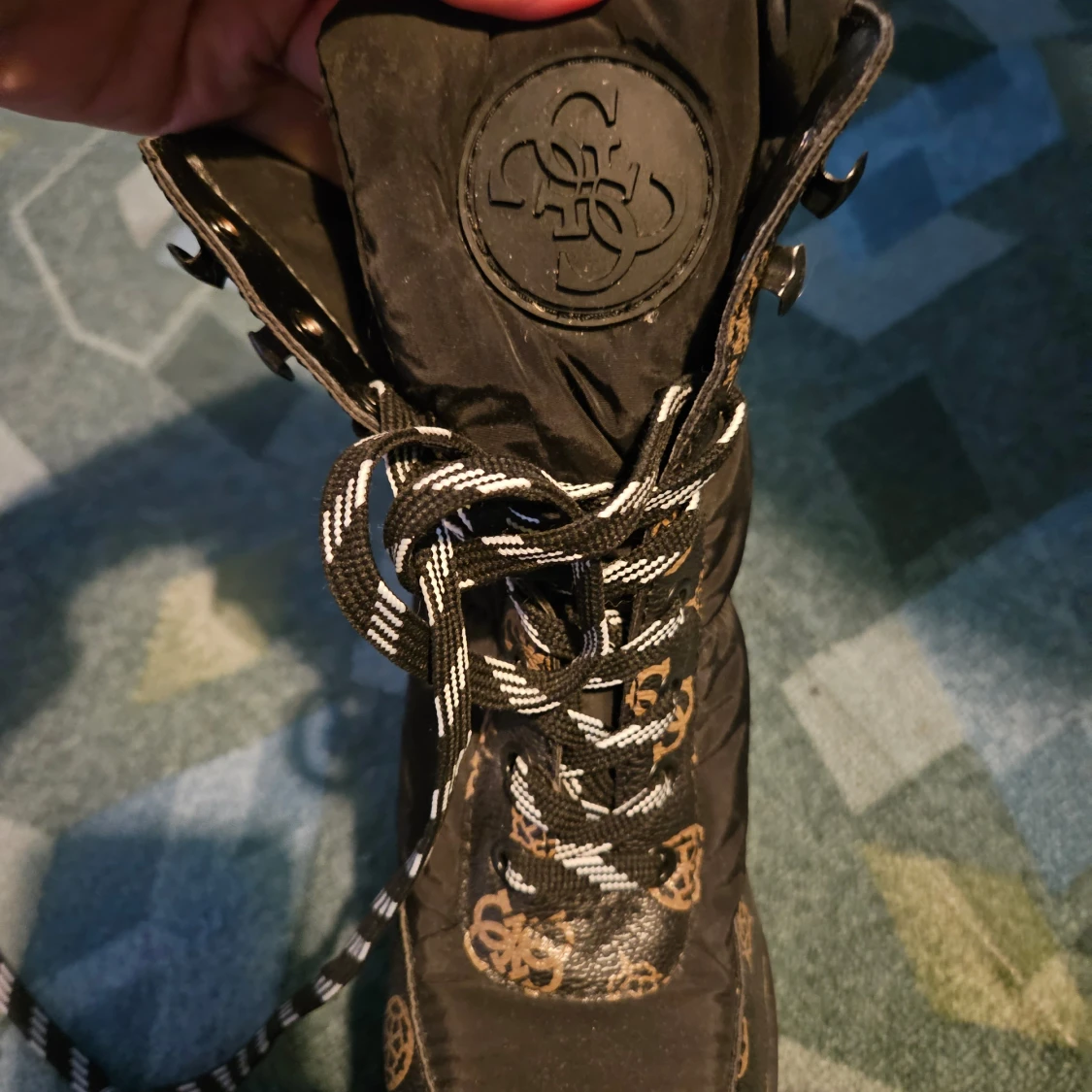 Svarta boots med klack från Guess - 2