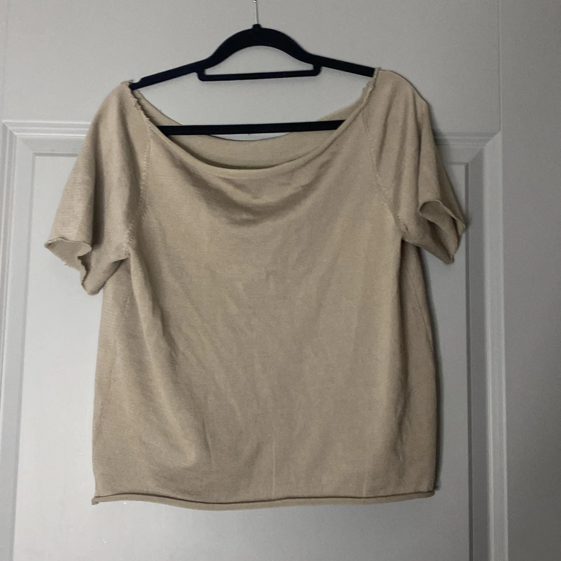 Beige ribbad kortärmad topp - 1
