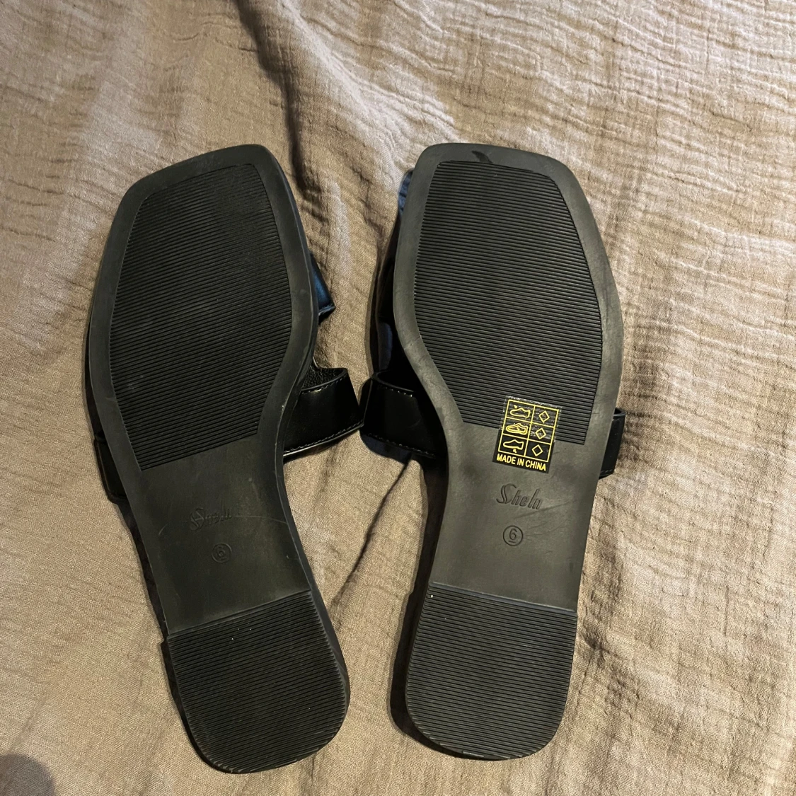 Svarta sandaler från Shein - 2