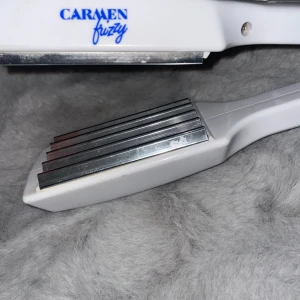 Vågtång - Vågtång i bra skick, som ger dig små bågar i håret. Pris går även att diskuteras💕