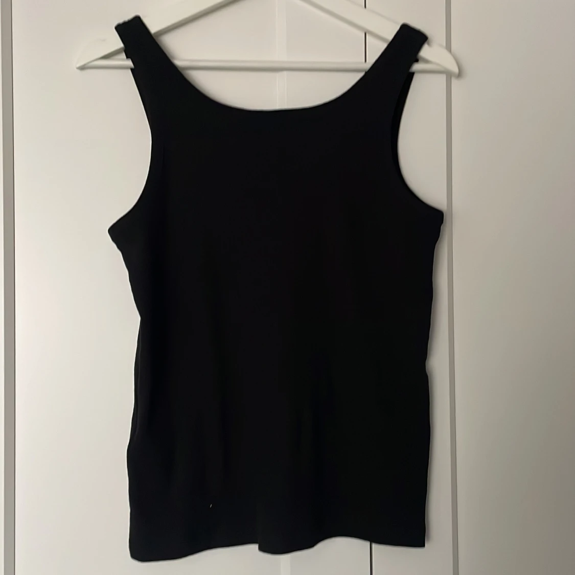 Svart linnetopp från 157 - 1