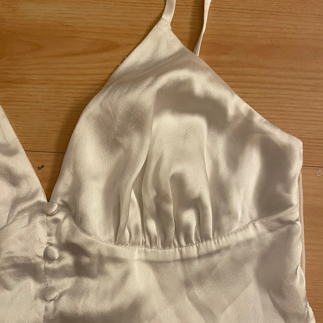 Vit sidenkläning Adore liknande  - 2