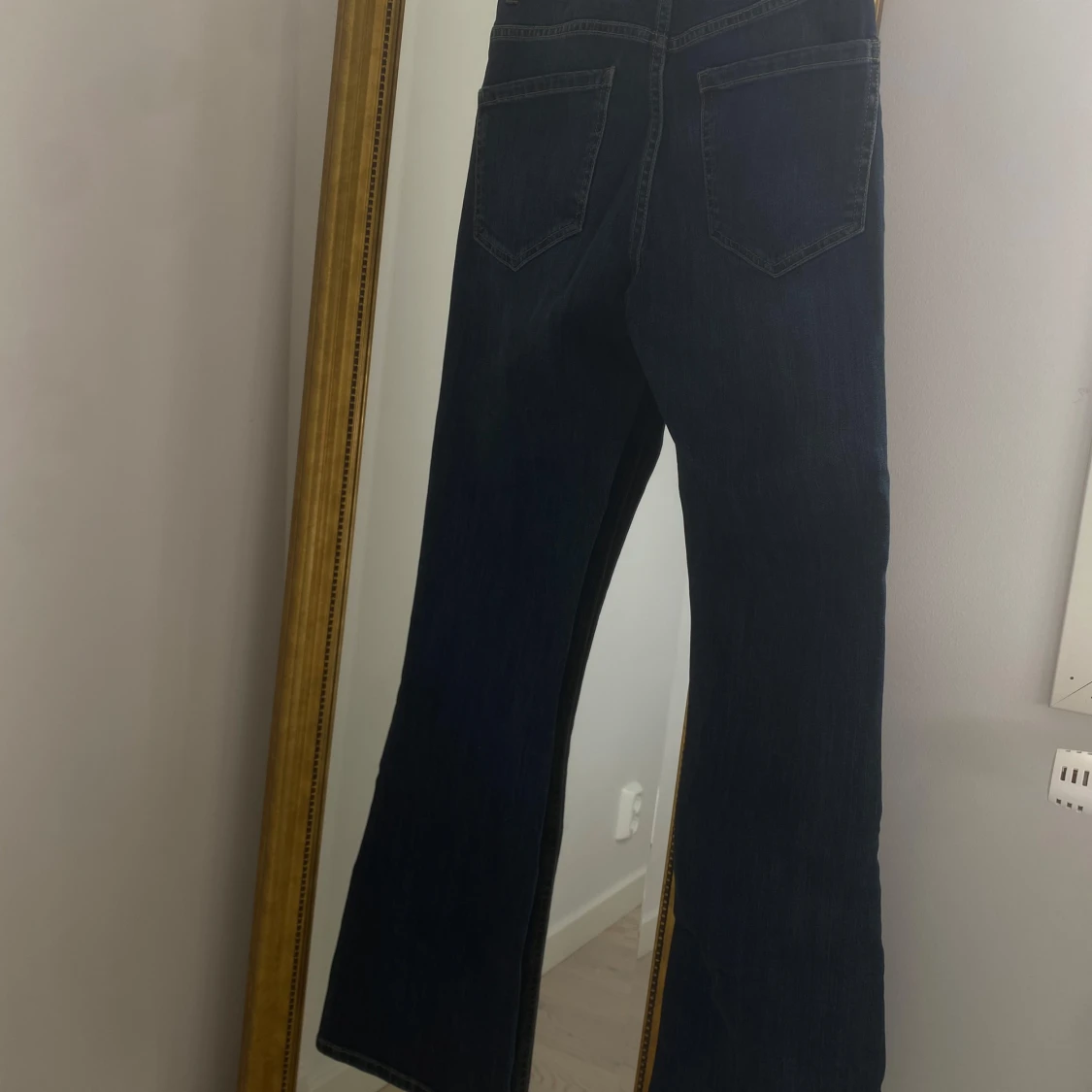 Blå bootcut jeans från Lindex - 3