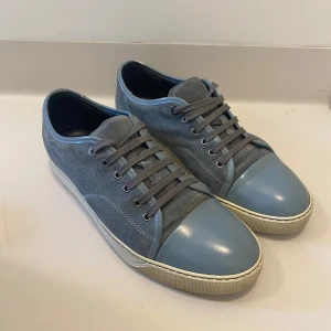 Unika blåa lanvin skor herr 46 - Ljusblåa / ljusgrå lavin (Storlek 46 UK 10) Mycket bra skick || Pris kan diskuteras || Skriv vid minsta fråga eller fundering💯🤝