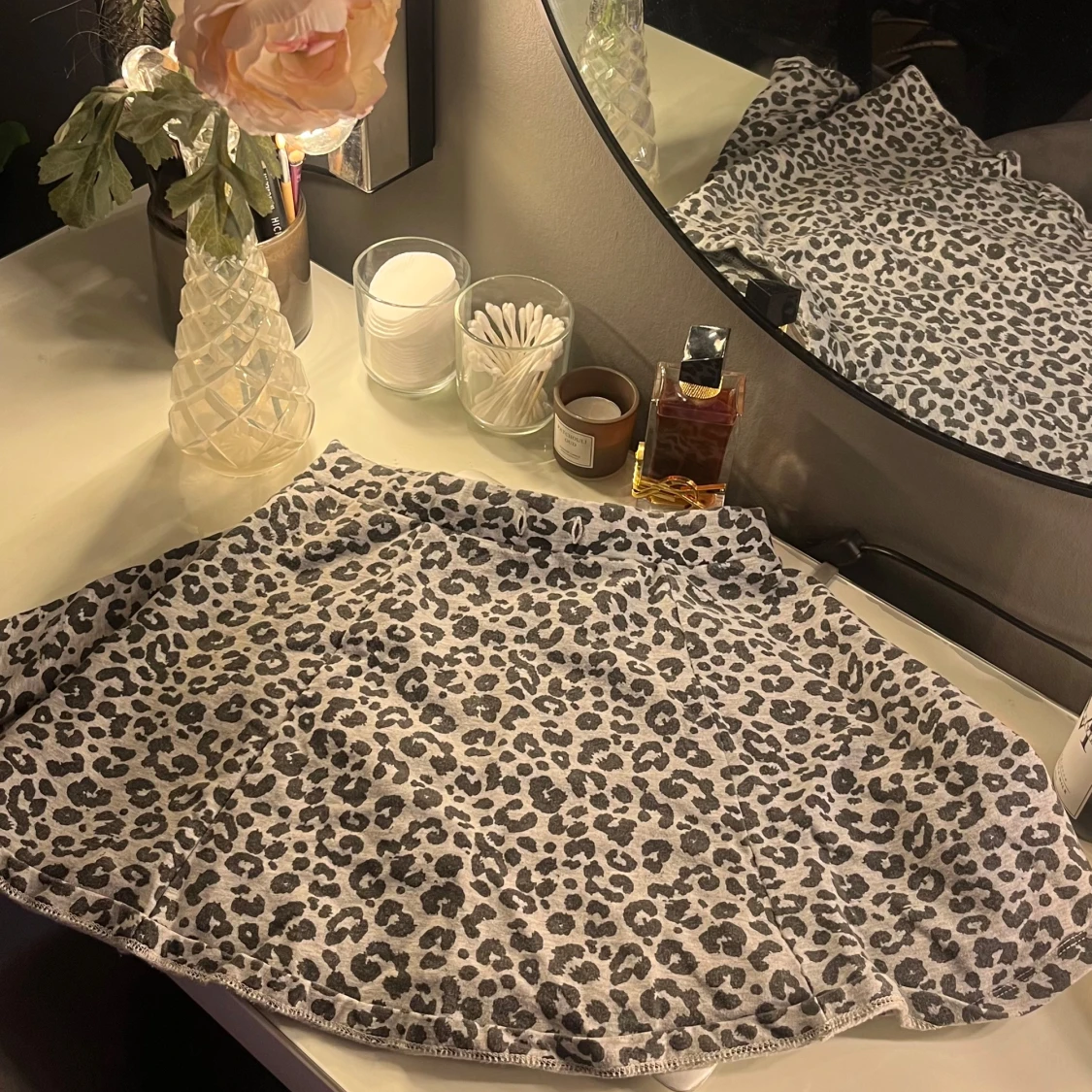 Leopardmönstrad kjol