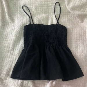 Babydoll tröja - Köpt på ginatricot, super gullig men kommer inte till användning längre! Storlek xs 🫶🏻 