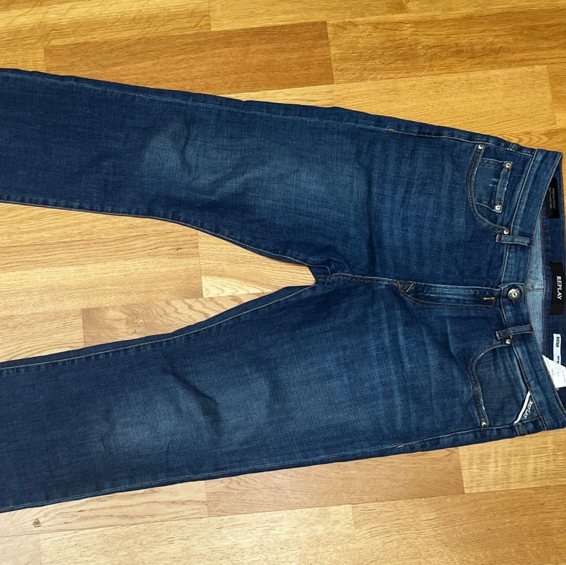 Mörkblå jeans från Replay - 1