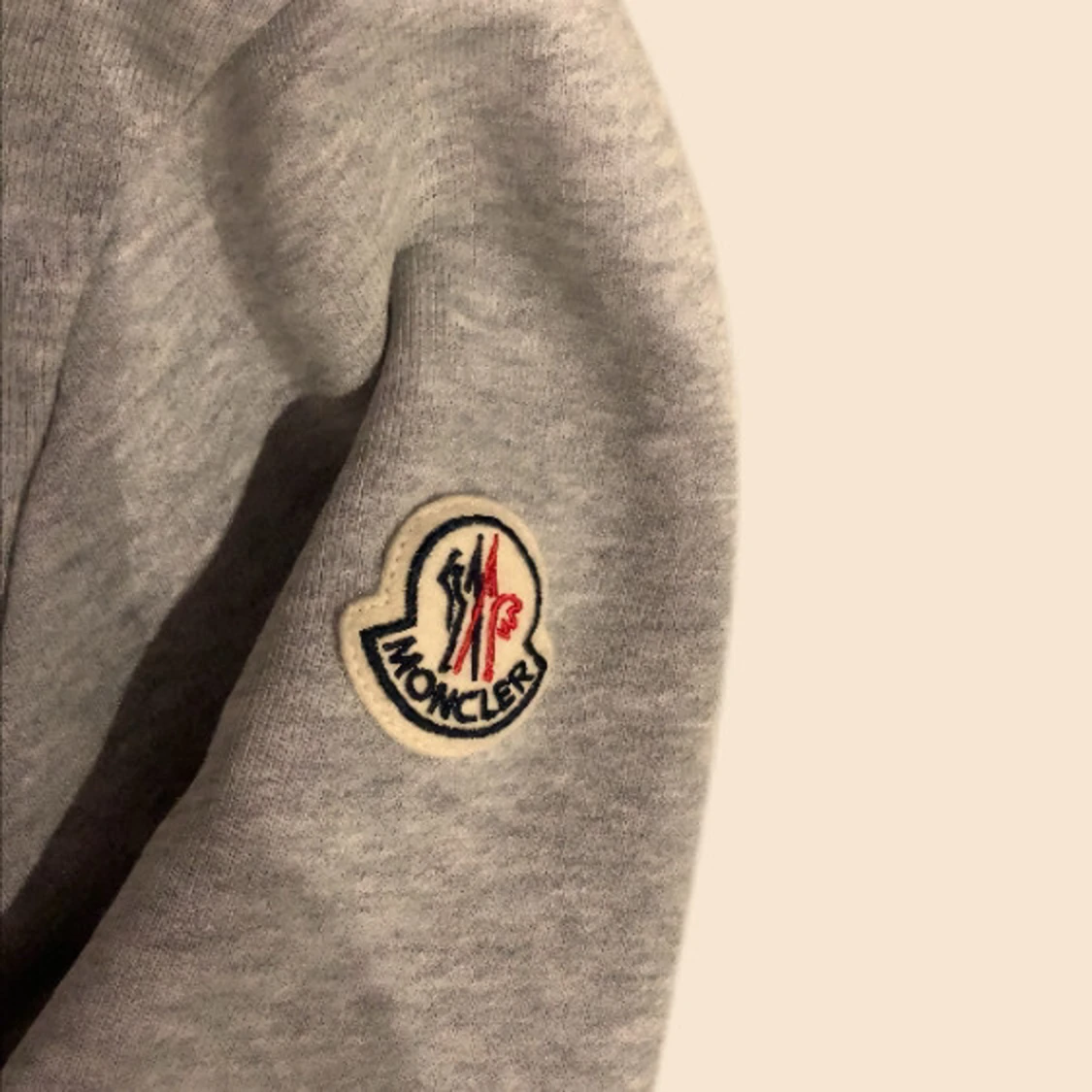 Grå Moncler hoodie - 1