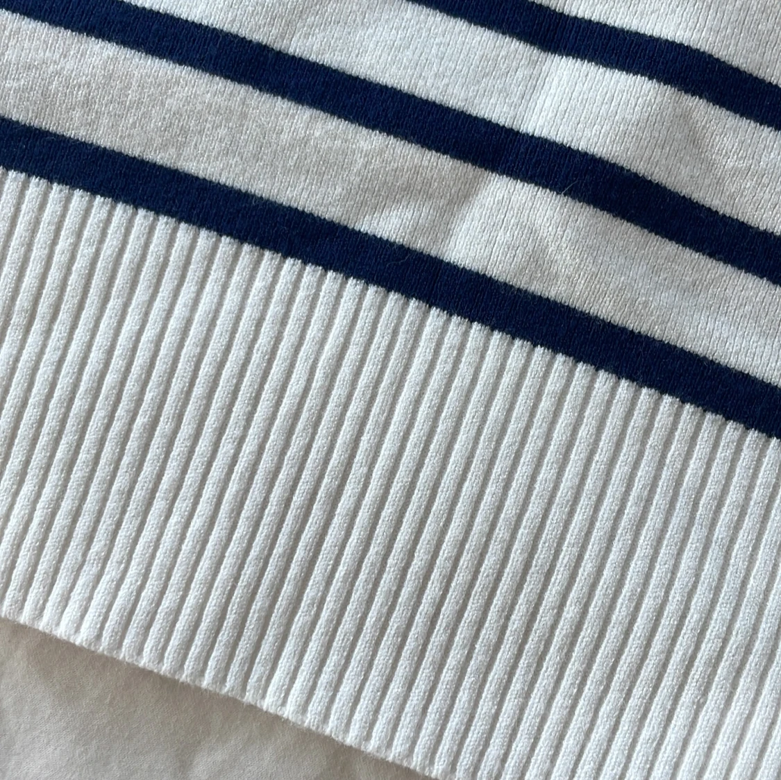 Randig stickad linnetopp från Oysho - 2