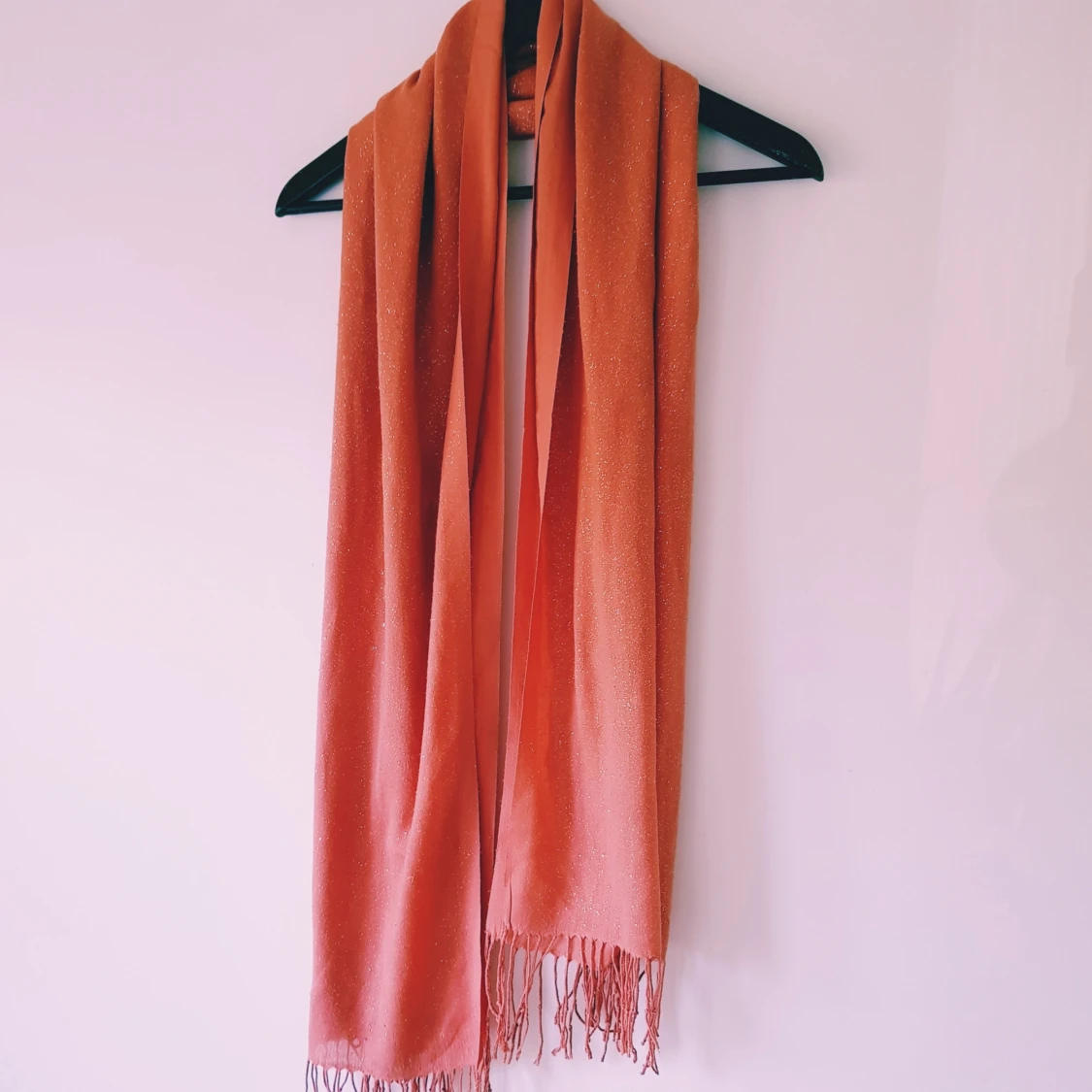 Glittrig korall halsduk med fransar - 1