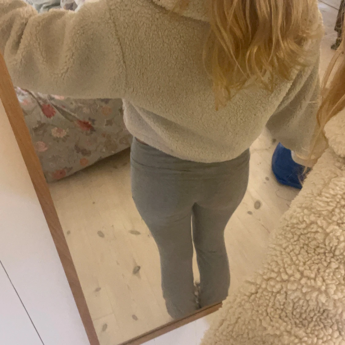 Beige teddyjacka från Outfish, S - 2