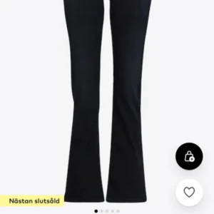 Mörkblå bootcut jeans från LTB - Hej, säljer mina LTB jeans i storlek 24:30, dem är använda fåtal gånger.