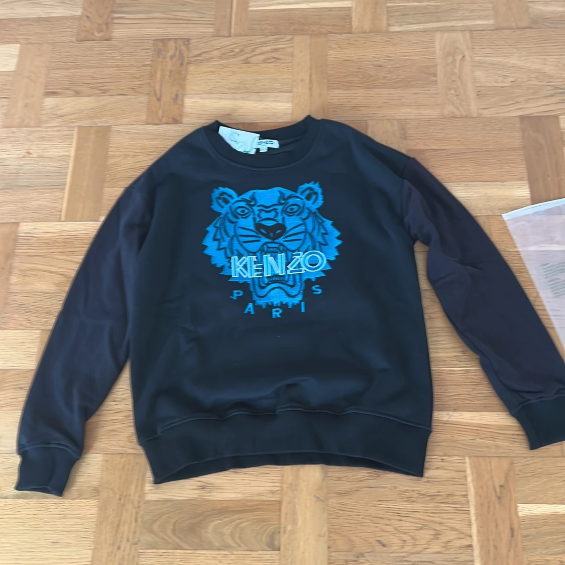 Svart Kenzo tröja med blå tiger - 2