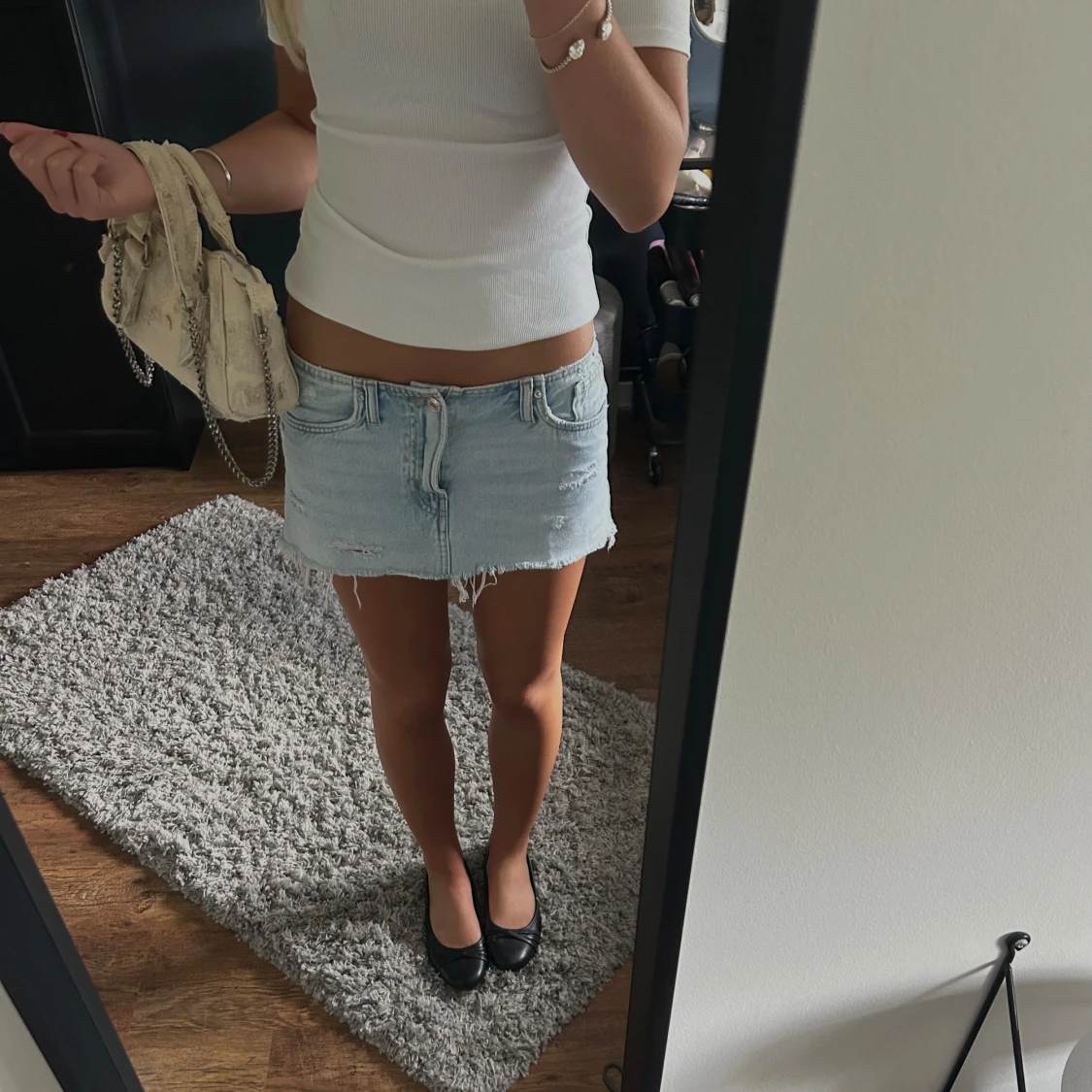 Lågmidjad jeanskjol 