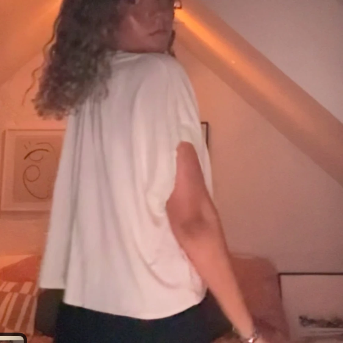 Vit loose blus med v-ringning - 1