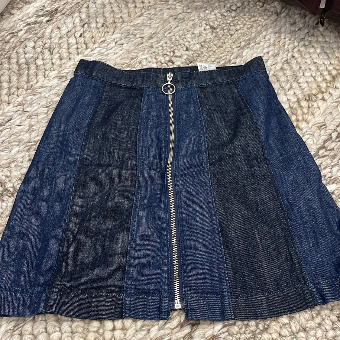 Jeanskjol med dragkedja från H&M