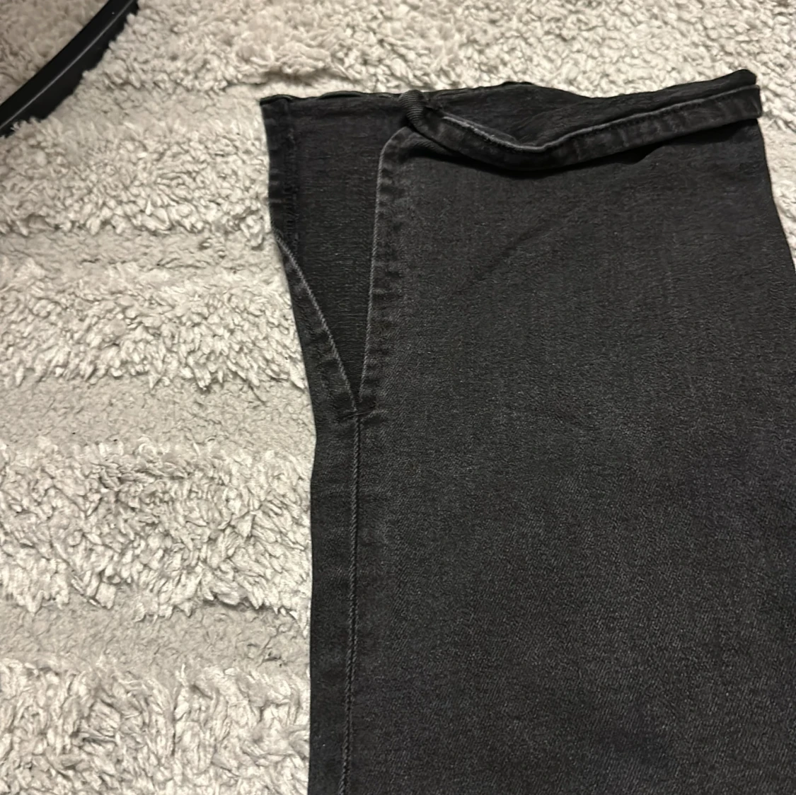 Svarta raka jeans med hög midja - 1