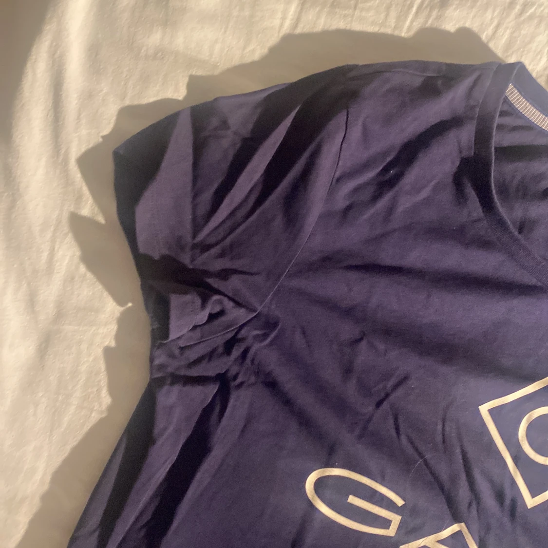 Mörkblå GANT t-shirt med logga - 2