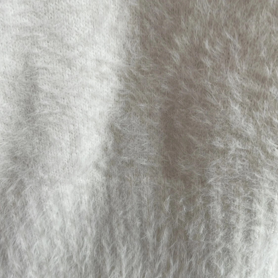 Vit fluffig hoodie från H&M - 4