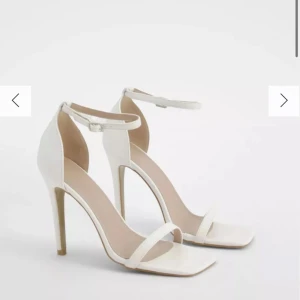 Helt nya vita klackar - Endast använda vid ett tillfälle. Skriv vid fler frågor💗